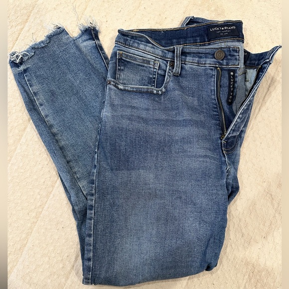 Lucky Brand Jeans, lightly worn, great condition! - Picture 5 of 5